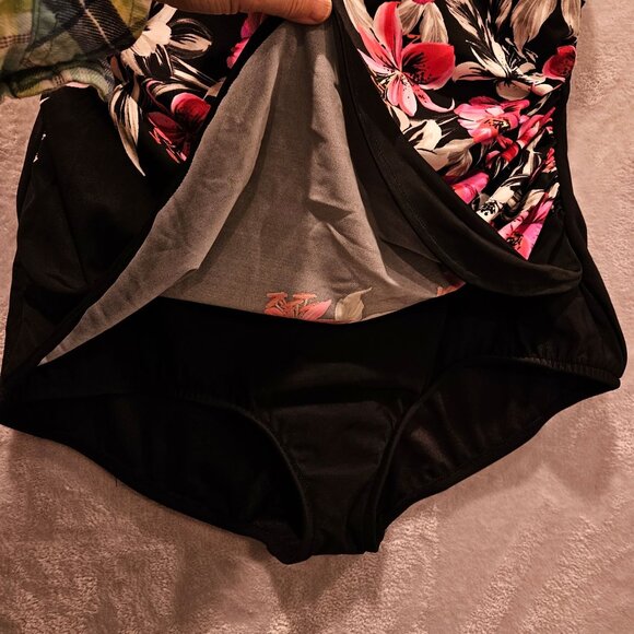 Croft & Barrow One Piece Swimsuit Womens 16 Floral Skirted gather Bright Pool - Picture 11 of 16